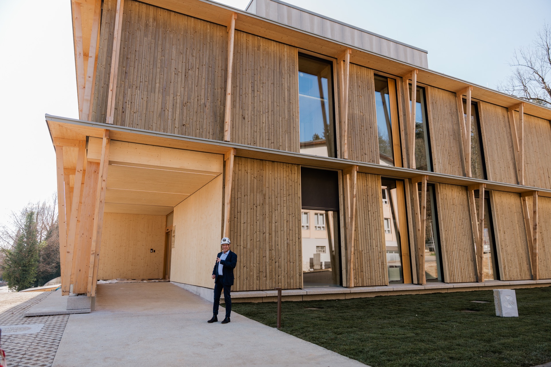 Timber façade with vertical larch cladding